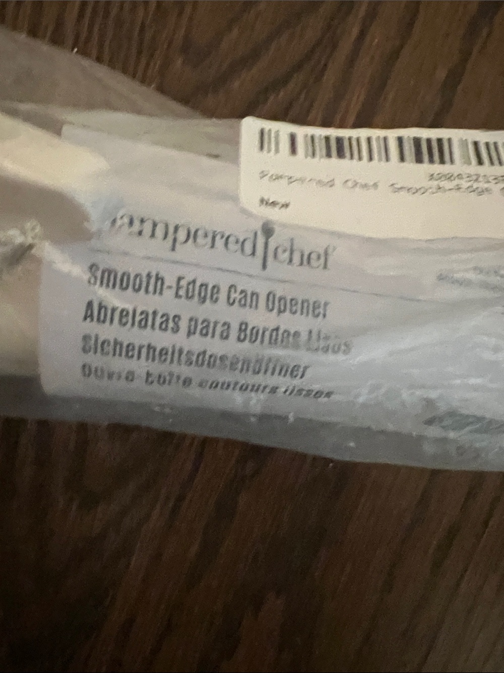 Pampered Chef Smooth-Edge Can Opener in White - Picture 3 of 5